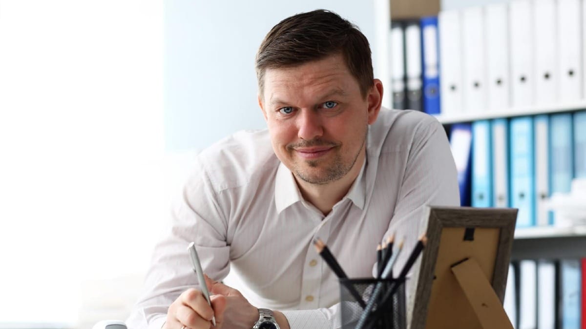 When Should I Hire a CPA vs. Use Tax Software?